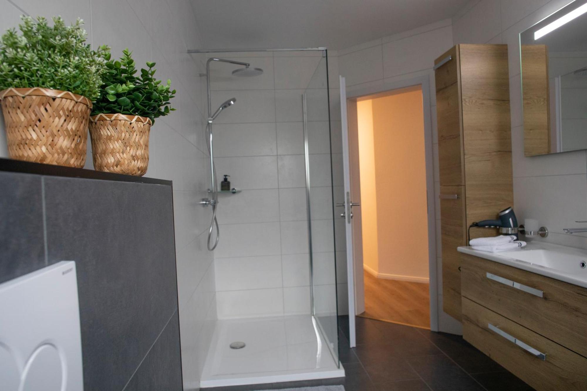 Fewo Cessna, Elegante Wohnung, 2 Schlafzimmer, Ueberdachte Terrasse Cloppenburg Exterior foto