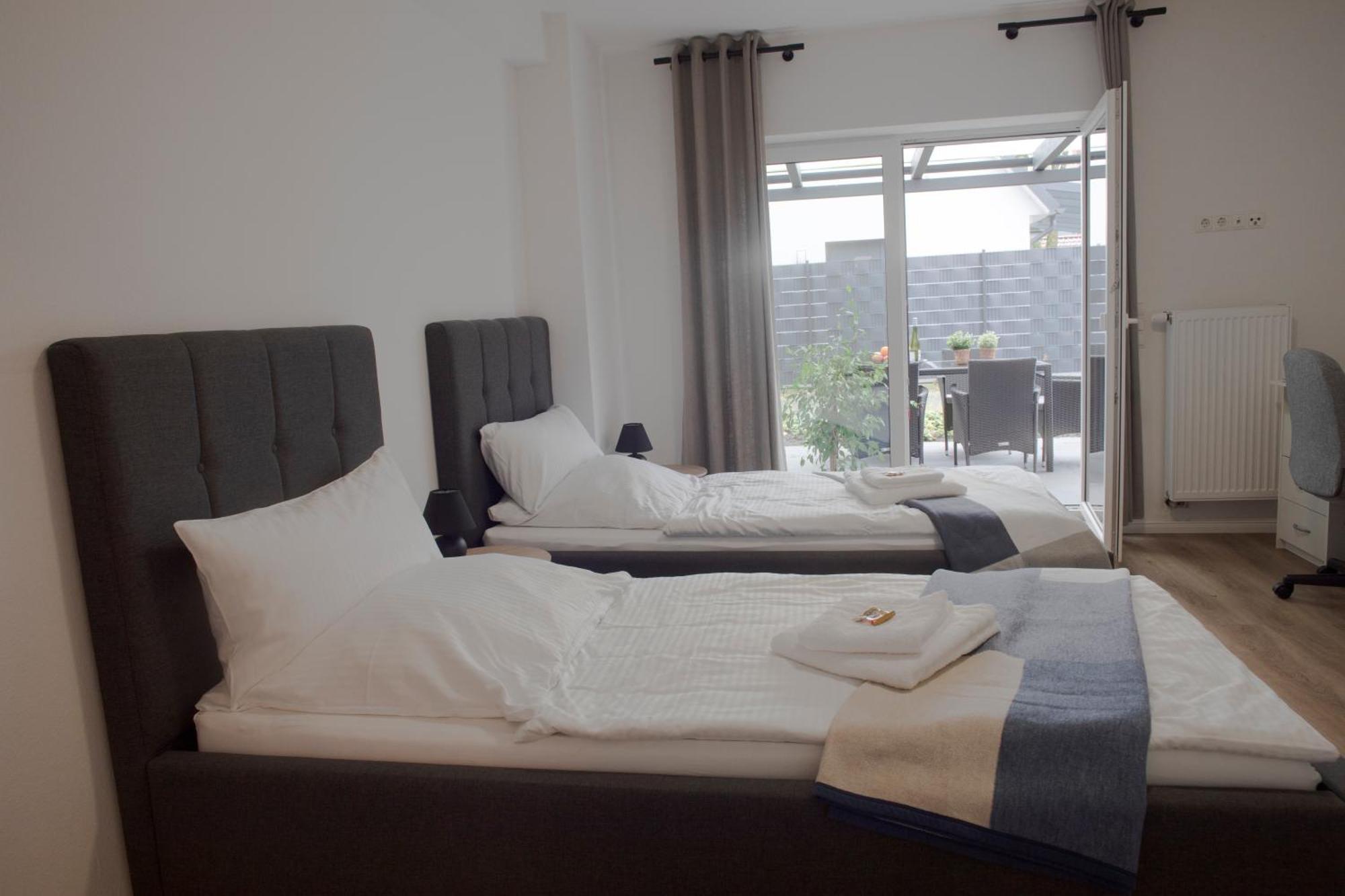 Fewo Cessna, Elegante Wohnung, 2 Schlafzimmer, Ueberdachte Terrasse Cloppenburg Exterior foto